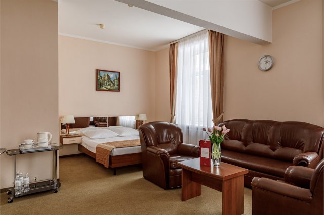 Family room (Double bed + children's bunk bed)