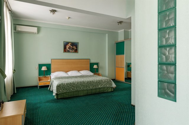 Pistachio Suite (Double bed)