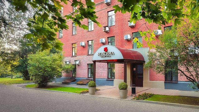Affordable city hotel near the metro